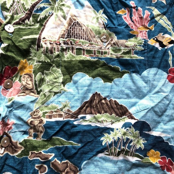 >>SOLD<<Tori Richard Disney Aulani Resort Hawaiian - Picture 3 of 8